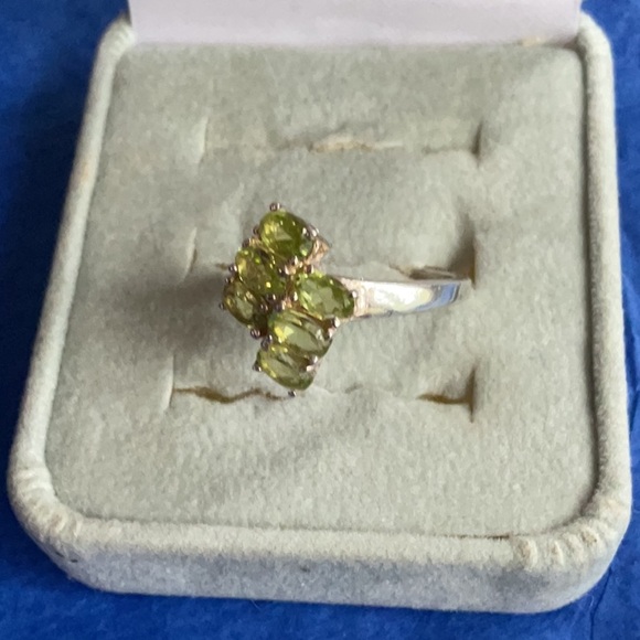 Silver Peridot Ring - Picture 6 of 6